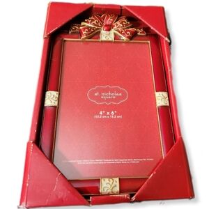 Holiday Gift 4"×6" st nicolas picture frame looks like a Xmas wrapped frame NEW
